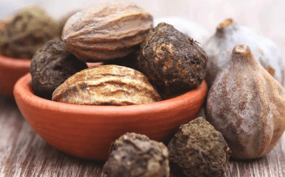 Discover the ancient herbal blend of Triphala, known for its digestive, antioxidant, and immune-boosting properties.